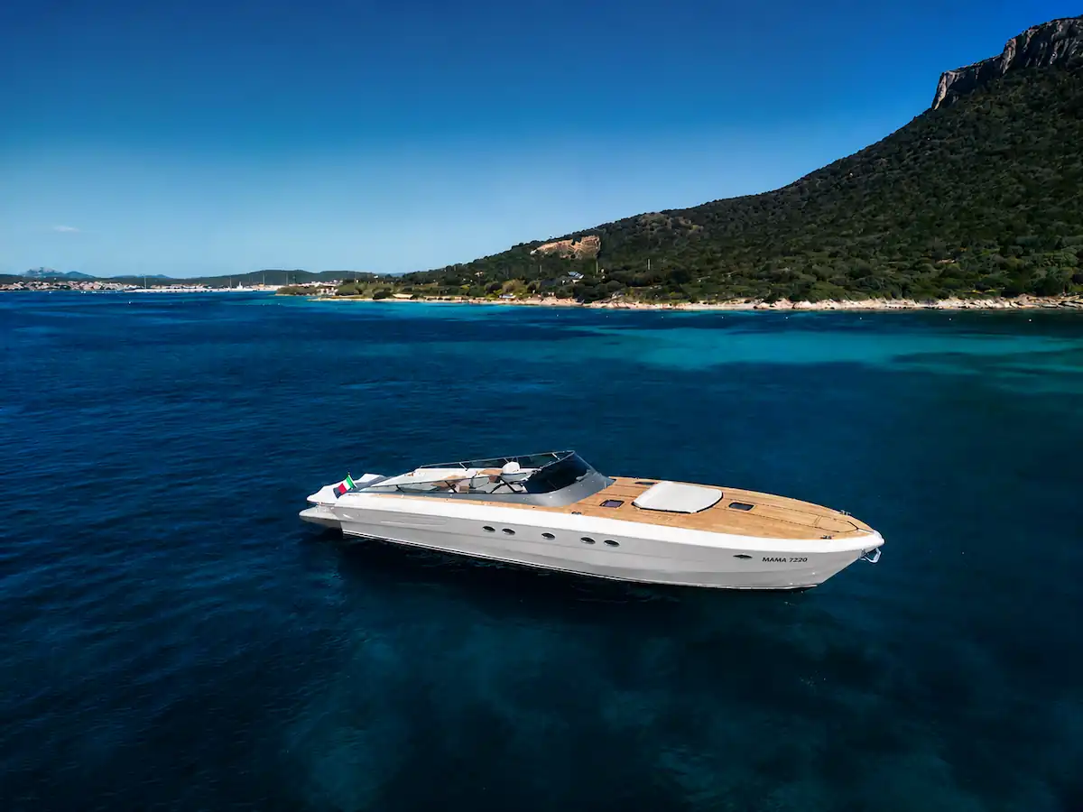 Scafo bianco configuratore Design Your Refit